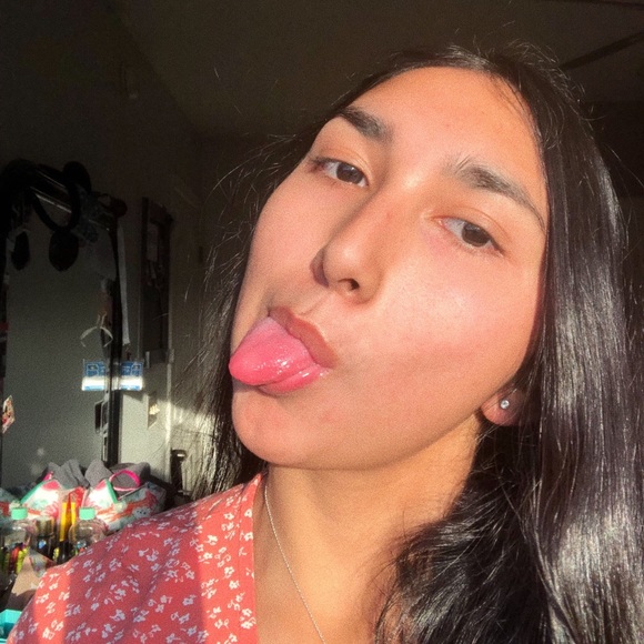 janellesaucedo_